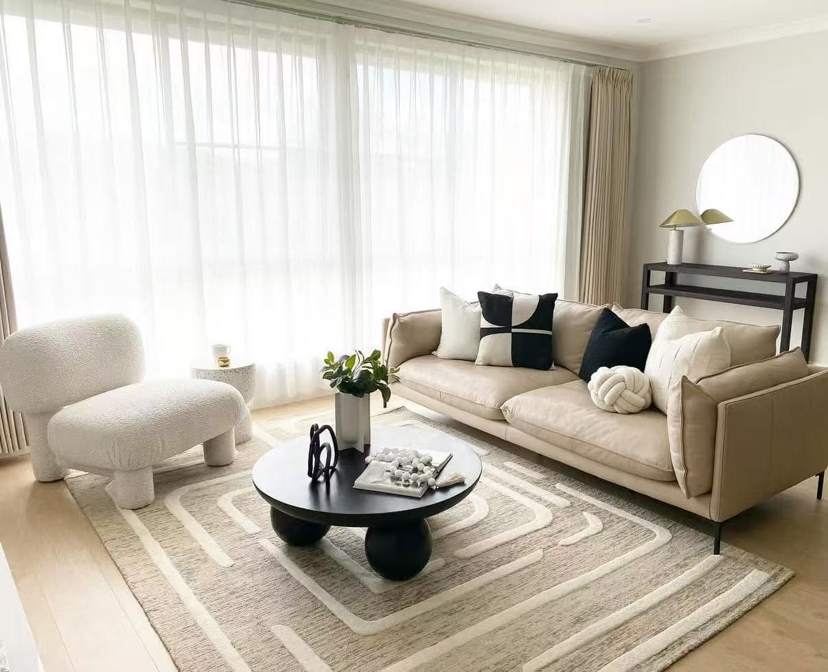 Outdoor entertaining area with city view